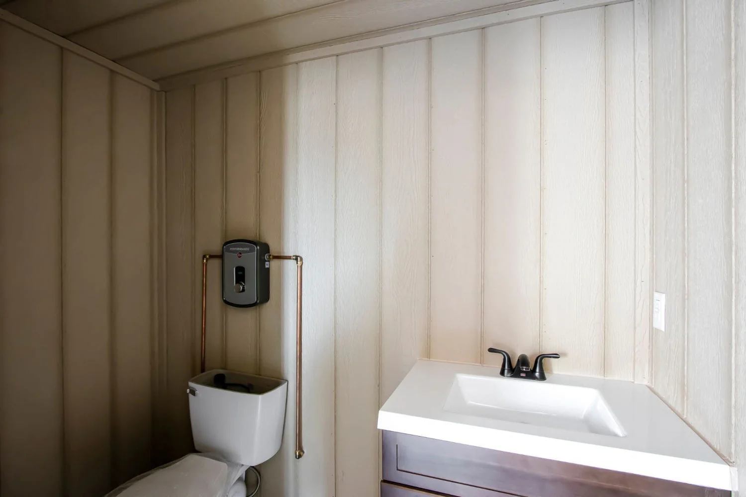 40ft Mobile Office Shipping Container with Bathroom (40HCMOB) Container View 4